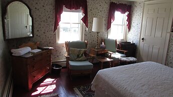 Center Lovell Inn