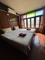 Baan Are Gong Riverside Homestay