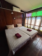 Baan Are Gong Riverside Homestay