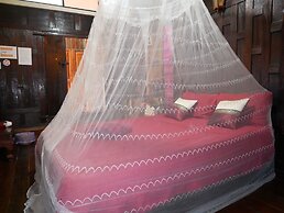 Baan Are Gong Riverside Homestay