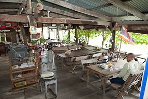 Baan Are Gong Riverside Homestay