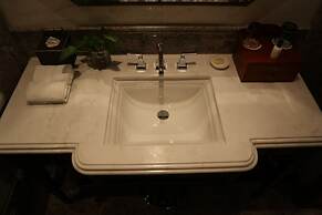 Shanghai Donghu Hotel