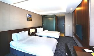 Ramada Sokcho Hotel