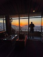 Rocky Mountain Hotel