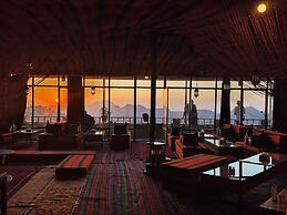 Rocky Mountain Hotel