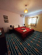 Rocky Mountain Hotel