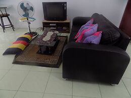 Amelia 2 Guest House