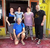 Amelia 2 Guest House