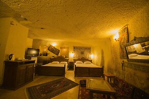 Vineyard Cave Hotel