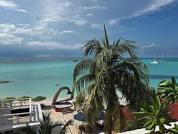 Chichis and Charlies Beachfront