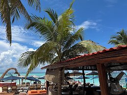 Chichis and Charlies Beachfront