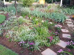 Six Valk Avenue Guest House