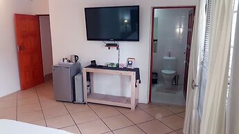 Six Valk Avenue Guest House