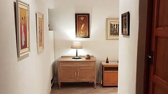 Six Valk Avenue Guest House