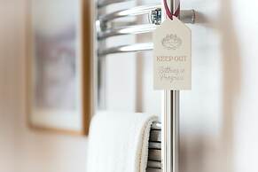 Pinewood Country House