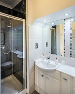 Pinewood Country House