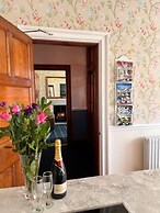 Pinewood Country House