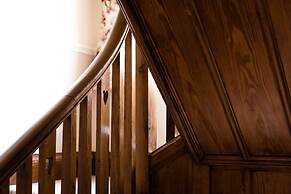 Pinewood Country House