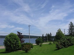 Joyce's Motel & Cottages