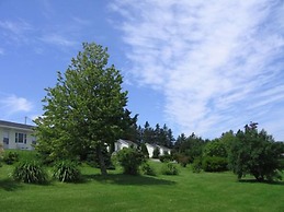 Joyce's Motel & Cottages