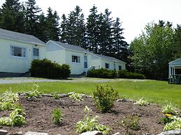 Joyce's Motel & Cottages