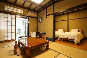 Momijiya Bekkan Kawanoiori