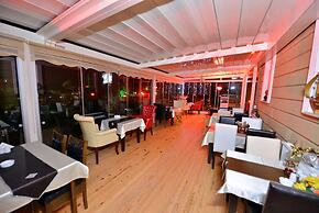 Assortie La Villa Hotel