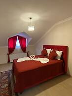 Assortie La Villa Hotel