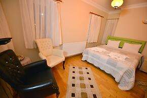 Assortie La Villa Hotel