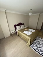 Assortie La Villa Hotel