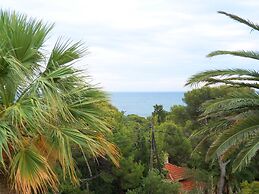 Hôtel et Studios Les Amandiers