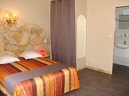 Hôtel et Studios Les Amandiers