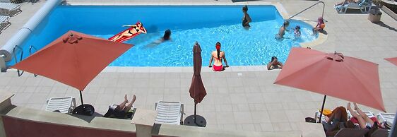 Hôtel et Studios Les Amandiers