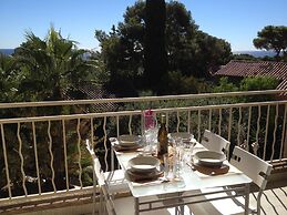 Hôtel et Studios Les Amandiers