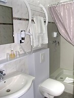 Hôtel et Studios Les Amandiers