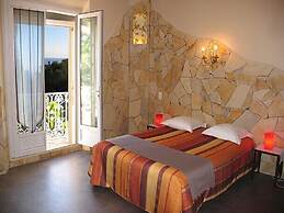 Hôtel et Studios Les Amandiers