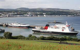 Bed and Blueberry, Two Bedroom Suite