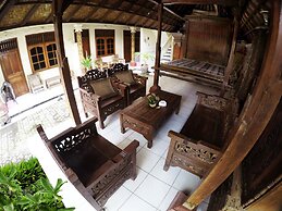 Bali Manik Beach Inn
