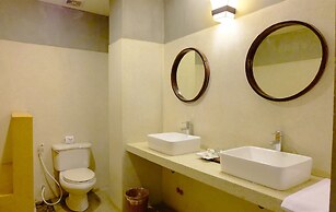 Saravoan Royal Palace