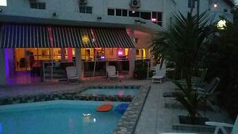 Woodpecker Resort