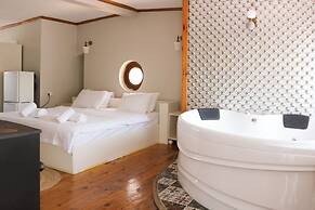 Mints Hotel - Adult Only