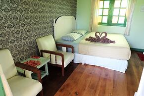 Baanrak Amphawa Homestay