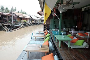 Baanrak Amphawa Homestay