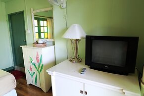 Baanrak Amphawa Homestay