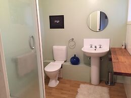 Lakeview Holiday Home