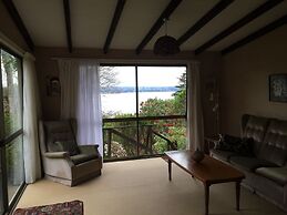 Lakeview Holiday Home
