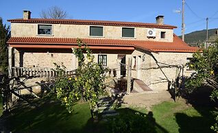 Casa Rural Os Carballos