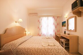 Leonardos Apartments