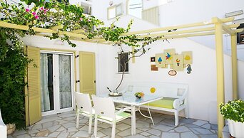 Leonardos Apartments