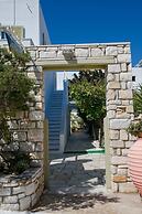 Leonardos Apartments